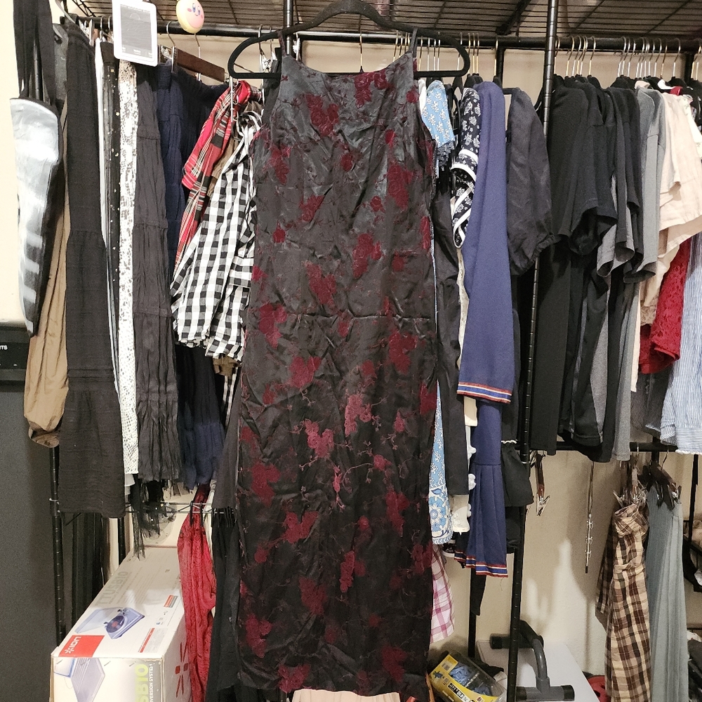 Vintage Y2K Black Satin with Red Burgundy Velvet Roses Maxi Formal Dress Small